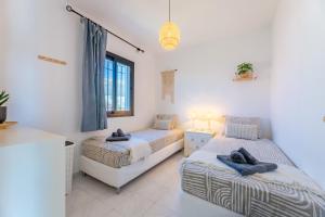 Casa La Fuente Nueve - Family Friendly Townhouse with Pool and 3 Bedrooms