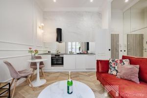 Piotrkowska Glamour by LookAp