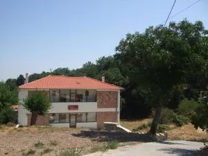 Bistola Guesthouse - Karyes