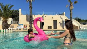 Campings Camping Domaine Du Golfe De Saint Tropez : photos des chambres