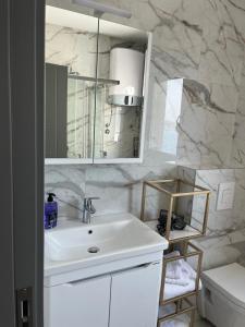 luxuriöses Apartment mit Meerblick in der Bucht von Kotor