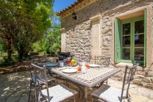 Maisons de vacances Gite nature avec piscine privee : photos des chambres