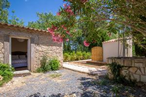Maisons de vacances Gite nature avec piscine privee : photos des chambres