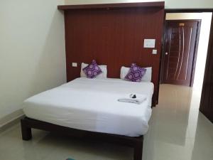 GRAND JP INN Near 2 km from Gundlupet bus stand