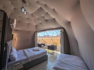 Golde bubble camp