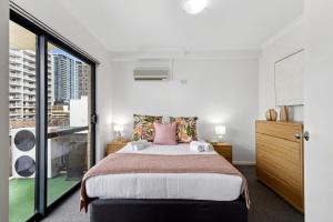 Cozy City Apartment with Stunning Views and Ameni