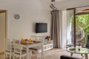 DRetreat 1BHK Apartment by tisyastays