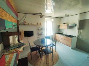 Appartements L'elephant Blanc de ConcarnOLoc : photos des chambres