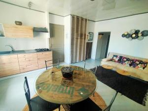 Appartements L'elephant Blanc de ConcarnOLoc : photos des chambres