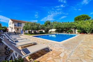 Appartements Le Beaucaire 6P - Appt avec piscine partagee : photos des chambres