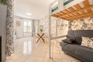 Urban Jungle PARKING & Netflix Centre historique