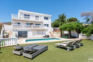 Villa De Haro - Garden, Terrace, Pool & Sea View