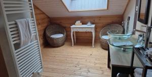 Maisons d'hotes O refuge di’vin : Chambre 2 Lits King-Size