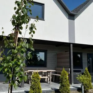 Stumilowy Las - Białe Domki - Мєленко