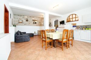 Apartments Otmar 1224 