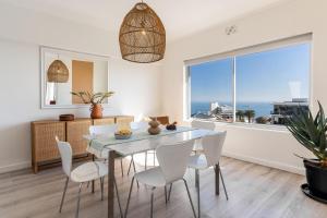 Bantry Bay Pearl - Luxury Apt with Ocean Views