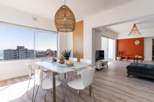 Bantry Bay Pearl - Luxury Apt with Ocean Views