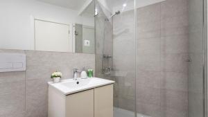 Serralves Blue House by LovelyStay