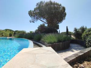 villacoucourelle saintemaximecom quiet near beach & center with sea and garden views