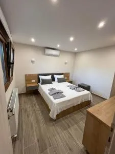 Victoria's Apartments - Néa Tríglia