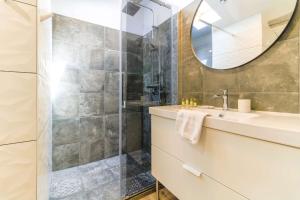 Appartements SELECT-soHOME - Duplex pour 5 personnes au pied du Port du Lavandou ! - VACANZA : photos des chambres