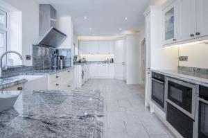 Rainbow Leap - 5 Bed Holiday Home - Saundersfoot