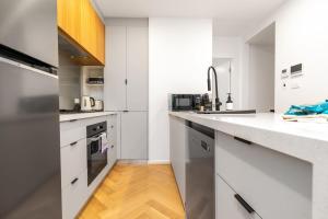 2-Storey Lumiere Townhouse with Private Courtyard - Hosted by Canstay