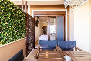 Dafnis Beachfront Luxury Studios