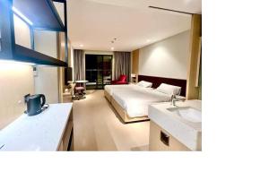 The KH Cam Ranh Nha Trang Beachside