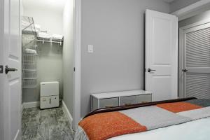 Central DC Flat Sleeps 3 Convention Center