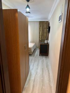 Loost Town Inn Hotel