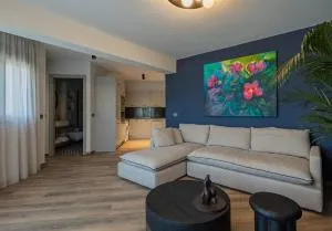 Boutique Saline Apartments - Blue - Razáta