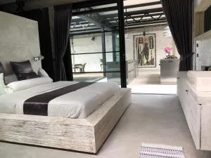 Joana Pool Loft 17 - Таланг