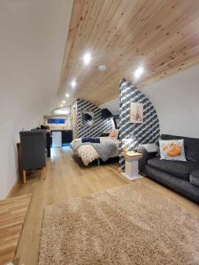 The Galloway Steading - The Foxs Den with Hot Tub and Fire Pit