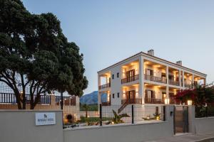 Riviera Vista Luxury Homes