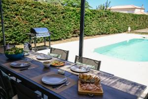 Villas O Cabanon - Superbe Villa renovee avec piscine privee : photos des chambres