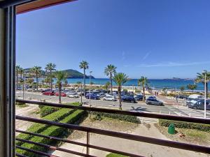 Appartement en bord de plage avec terrasse, parking privé, wifi et équipements modernes - FR-1-770-15