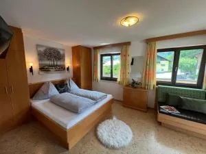 Frauenmantel mit extra Doppelzimmer - Plankenau