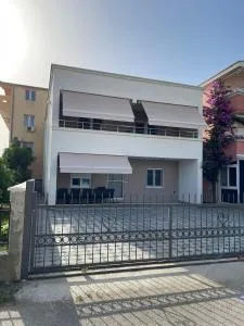 Ella Apartments - 东吉托伊