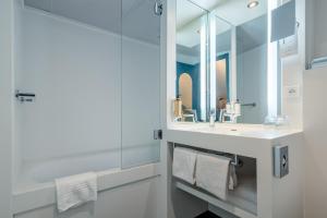 Hotels Mercure Annecy Centre : Chambre Classique Mansardée avec Lit Double