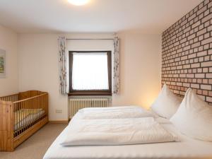 Apartment Eifelnatur - Haus 1-1 by Interhome