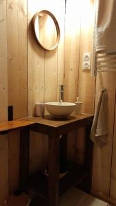 Chalets La cabane en bois : photos des chambres