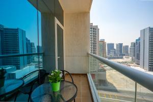 RH- Chic & Sleek Studio apartment, near Burj Khalifa