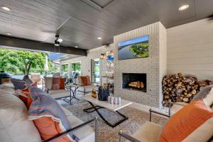 The Retreat on Lakeshore with Concierge Services