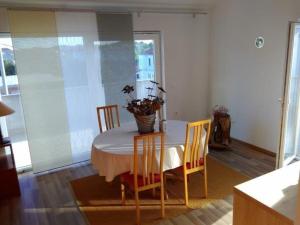 Charmante Ferienwohnung in Drage mit Eigener Terrasse 