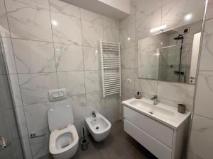 Spacious 2-Bedroom Apartment Near Center