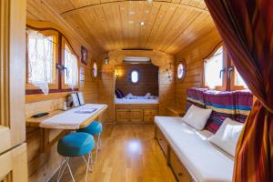 Tentes de luxe Roulotte chez Manon en Luberon : photos des chambres