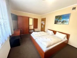 Pension Garbsen - 希尔泽