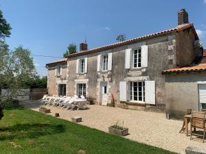 Une chambre indépendante au calme en Gâtine Deux-Sévrienne