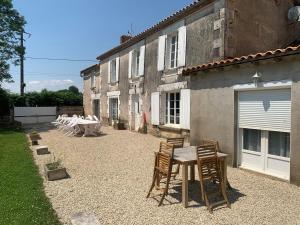 Une chambre indépendante au calme en Gâtine Deux-Sévrienne